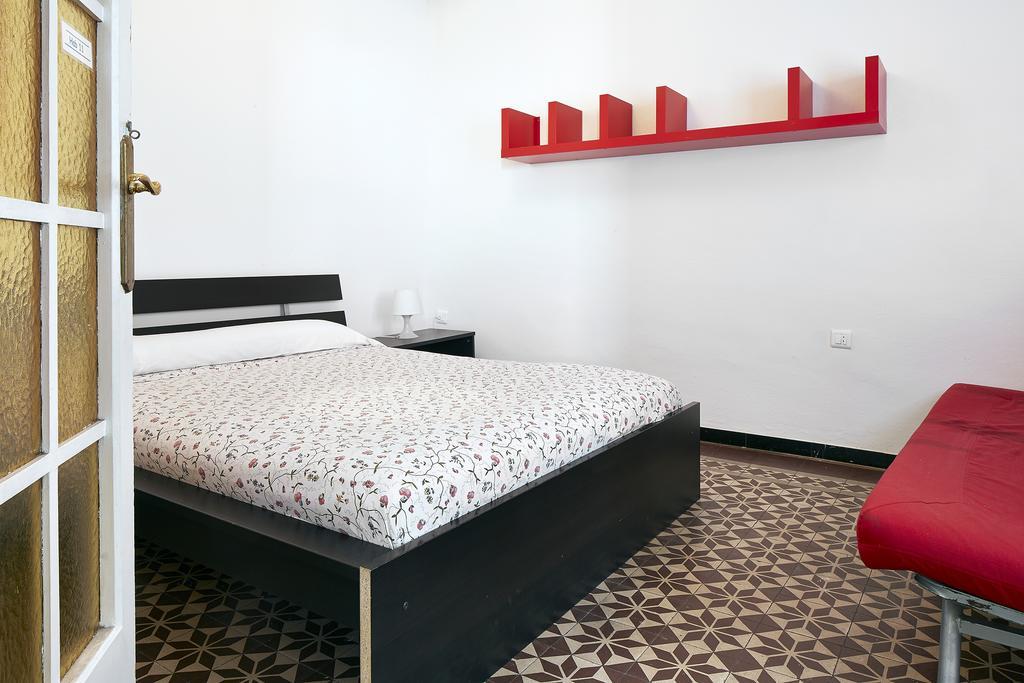 Blue Hostel Barcelona Exterior photo